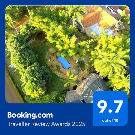 Afro Smile Hotel & Guest House Джинджа Екстериор снимка