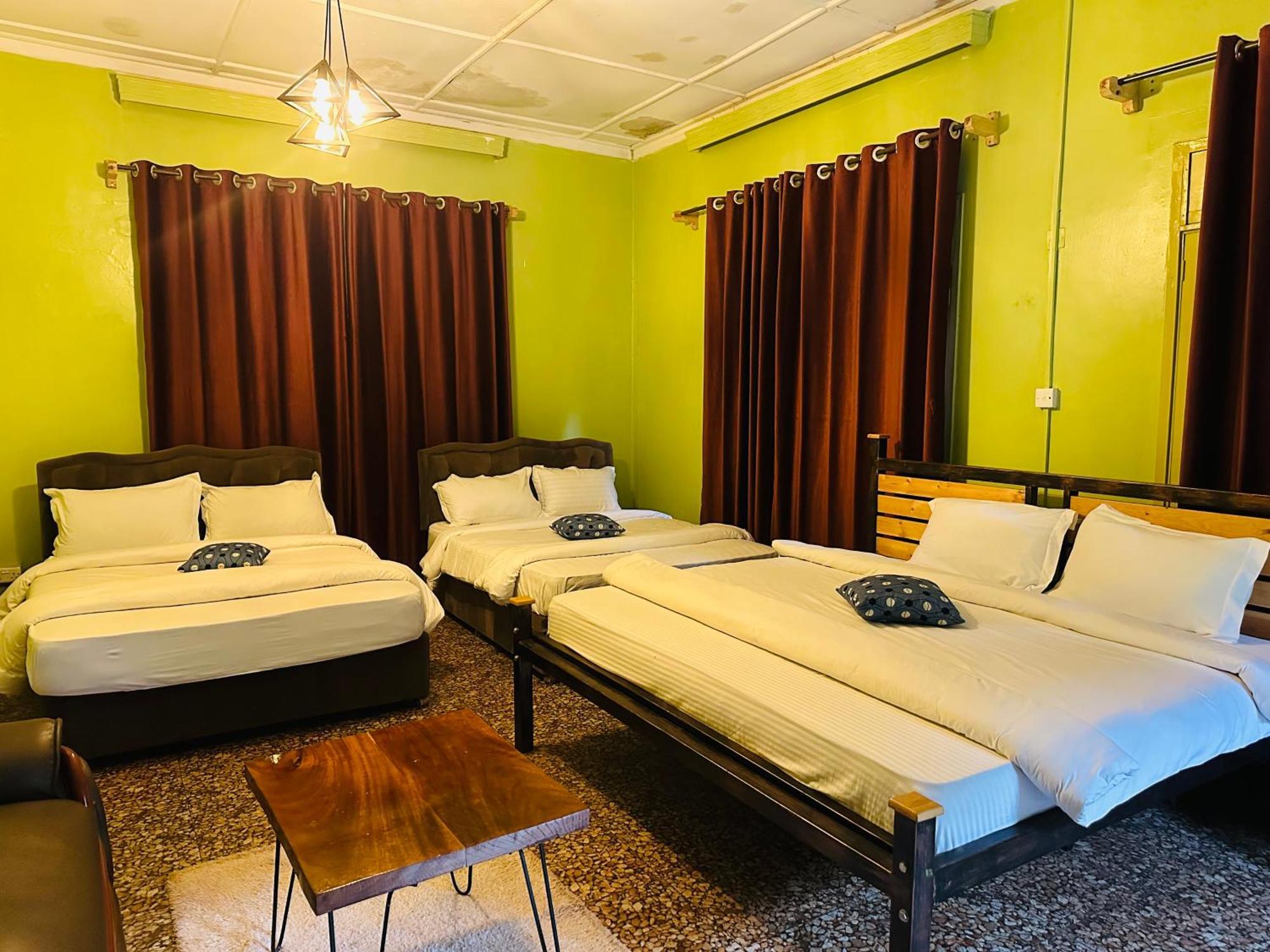 Afro Smile Hotel & Guest House Джинджа Екстериор снимка